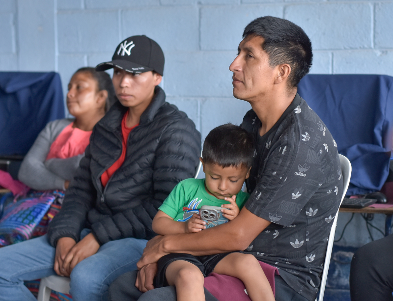 familias-guate-apadrina.jpg